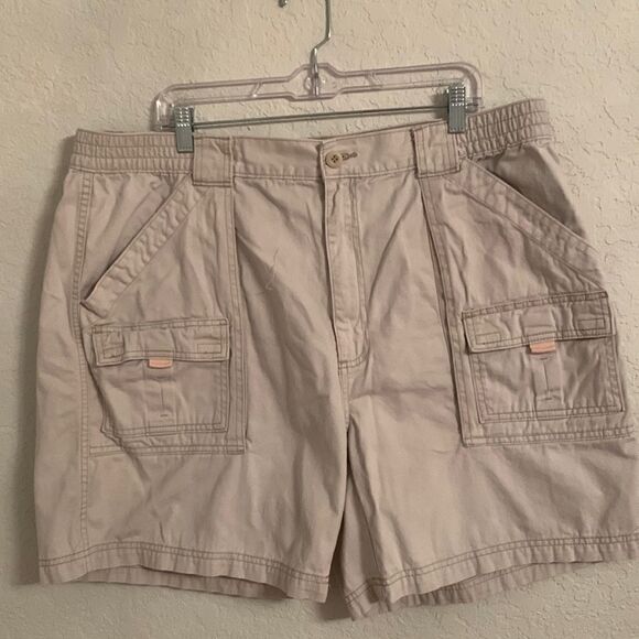 St.John’s Bay Cargo Shorts Size 42 - Picture 1 of 6